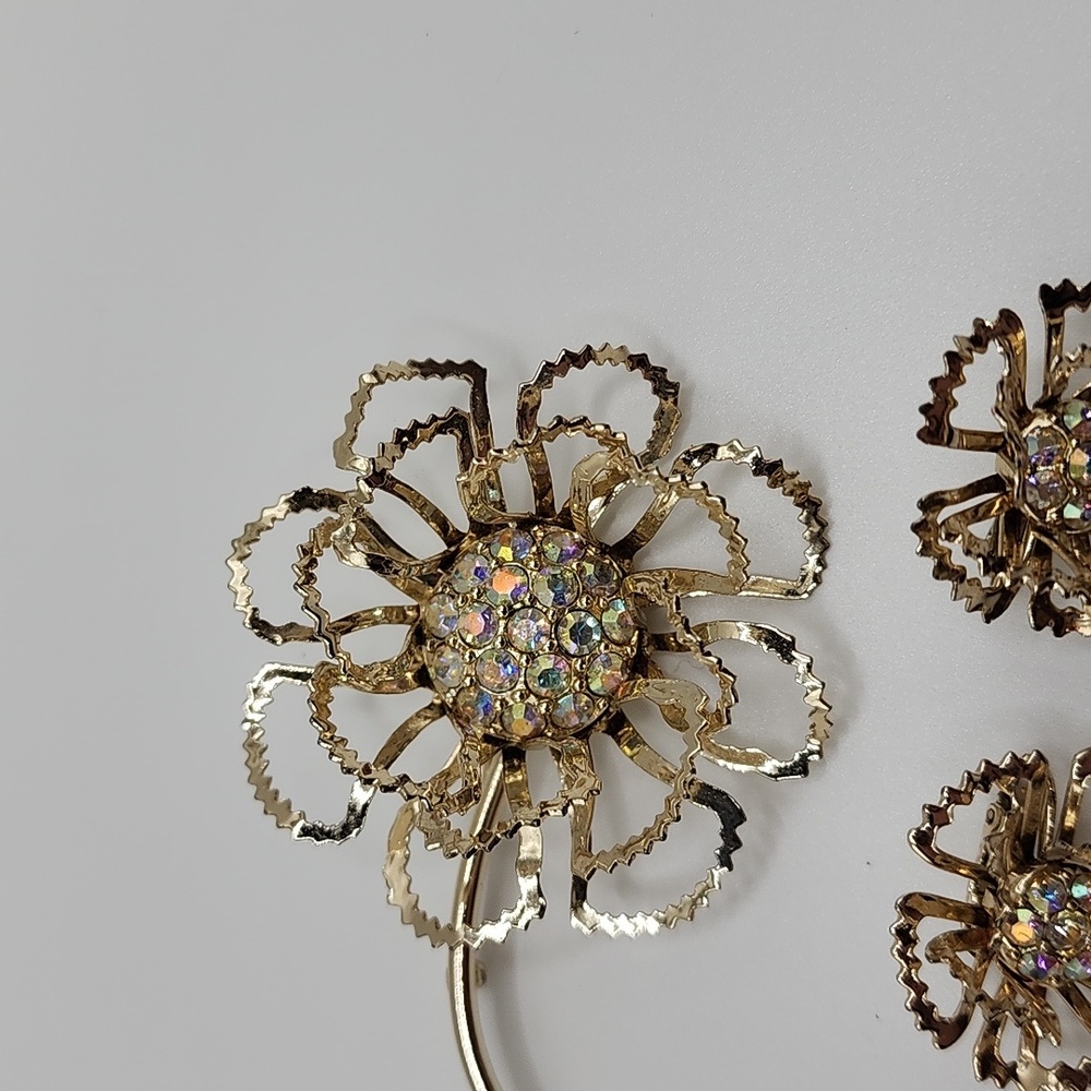 Vintage Sarah Coventry Allusion Brooch and Earring Set - Picture 9 of 10